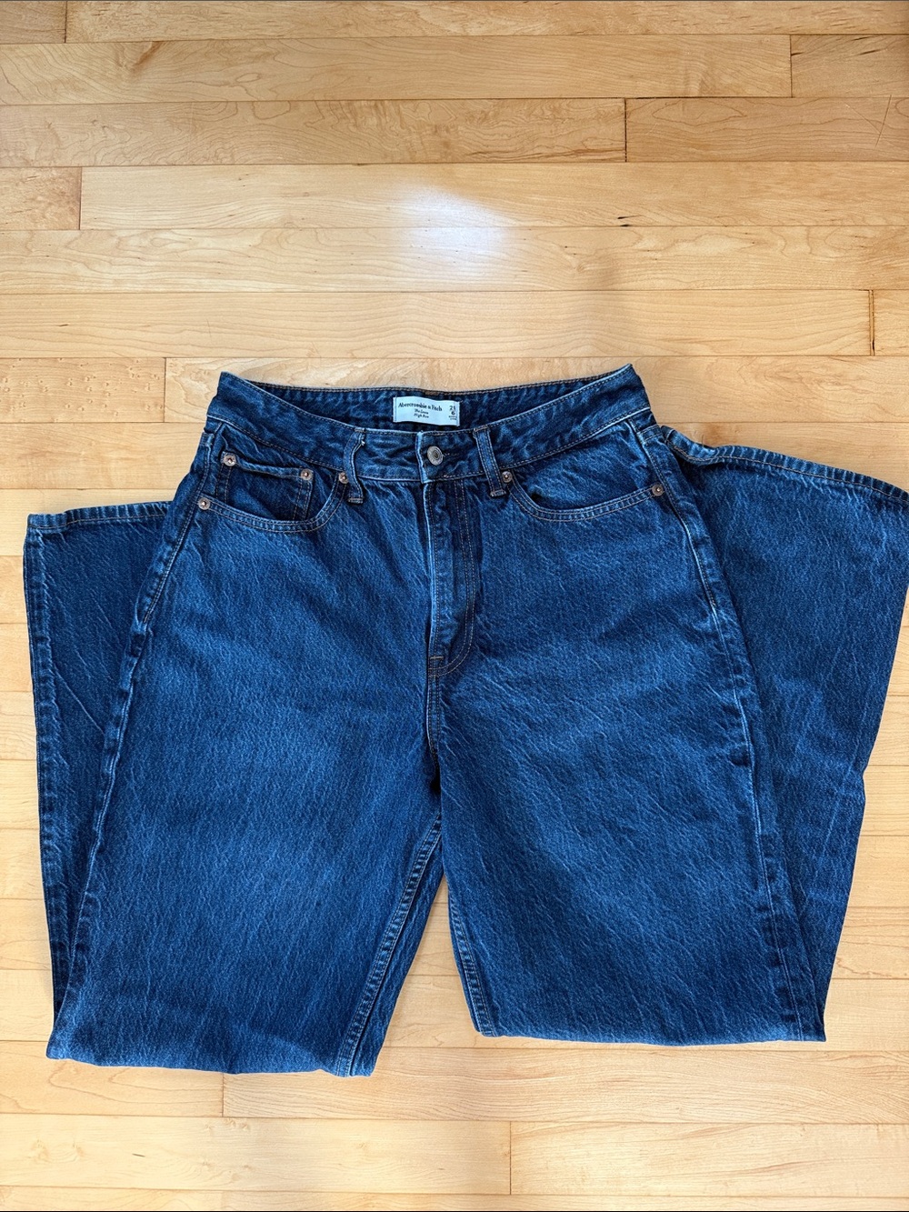 Abercrombie & Fitch Curve Love High Rise Loose Jean Classic Blue Wash Size 28/6